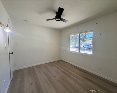 2448 Cuatro Dr - Photo Thumbnail 7