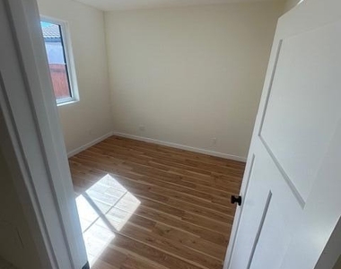 1150 W 1st Street - Photo Thumbnail 3