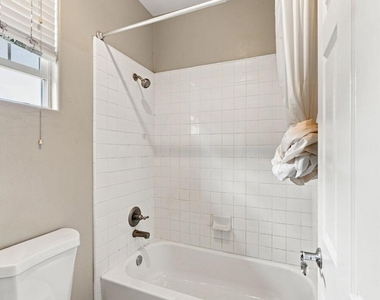 348 Brister Park Court - Photo Thumbnail 4