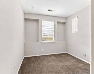 348 Brister Park Court - Photo Thumbnail 10