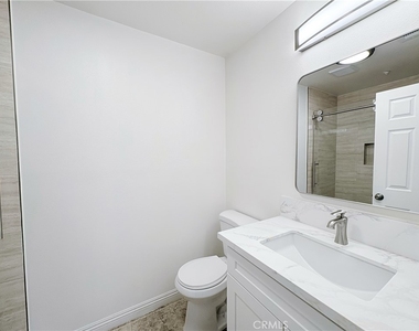 877 S Greenwood - Photo Thumbnail 16