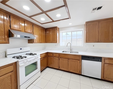 877 S Greenwood - Photo Thumbnail 1