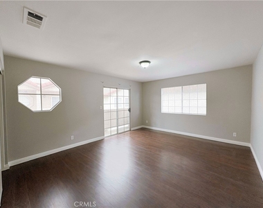 877 S Greenwood - Photo Thumbnail 12