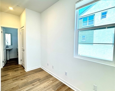 4422 S Bryant Paseo - Photo Thumbnail 10
