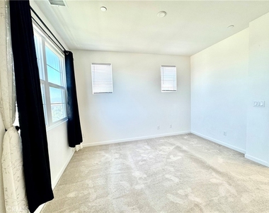 4422 S Bryant Paseo - Photo Thumbnail 12