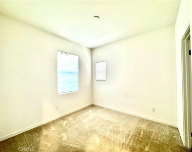 4422 S Bryant Paseo - Photo Thumbnail 4