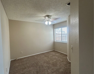 27789 Cloud Dance Court - Photo Thumbnail 12
