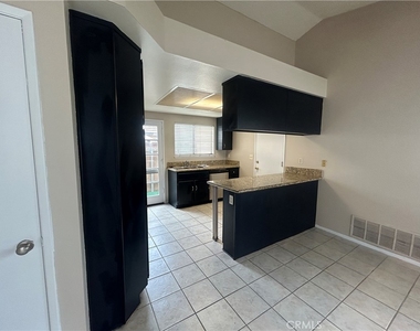 27789 Cloud Dance Court - Photo Thumbnail 9