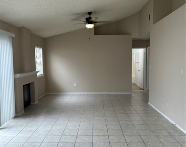 27789 Cloud Dance Court - Photo Thumbnail 5