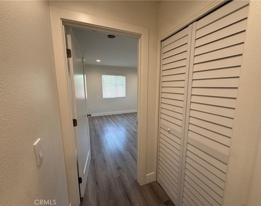 231 W 5th Street - Photo Thumbnail 34