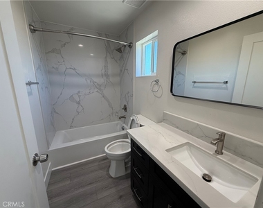 231 W 5th Street - Photo Thumbnail 33