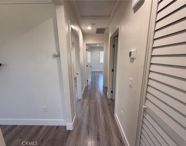 231 W 5th Street - Photo Thumbnail 24