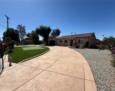 231 W 5th Street - Photo Thumbnail 12