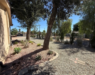 231 W 5th Street - Photo Thumbnail 7
