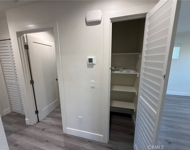 231 W 5th Street - Photo Thumbnail 25