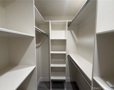 231 W 5th Street - Photo Thumbnail 32