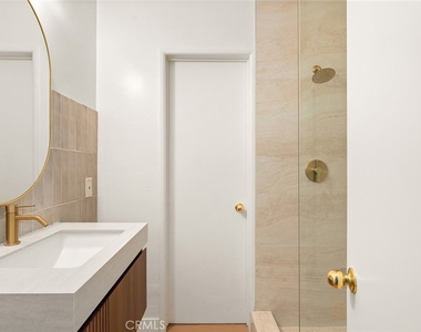 4775 Regalo Road - Photo Thumbnail 12