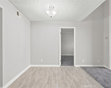 15425 Sherman Way - Photo Thumbnail 7