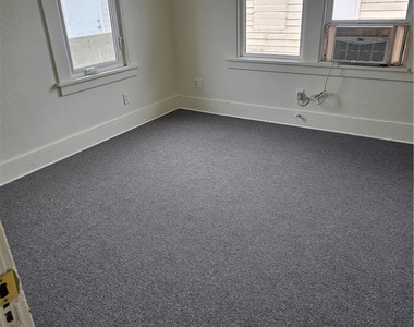 612 W 45th St - Photo Thumbnail 17