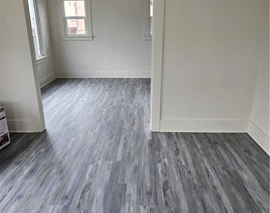 612 W 45th St - Photo Thumbnail 5