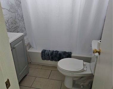612 W 45th St - Photo Thumbnail 15