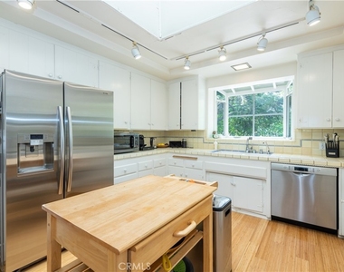 11446 Amanda Drive - Photo Thumbnail 6