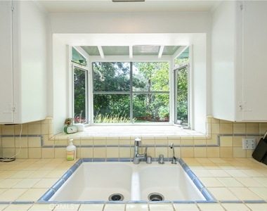 11446 Amanda Drive - Photo Thumbnail 8