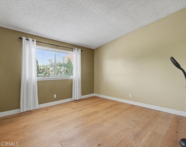 21019 Gresham St. - Photo Thumbnail 12