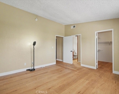 21019 Gresham St. - Photo Thumbnail 13
