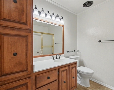 21019 Gresham St. - Photo Thumbnail 15