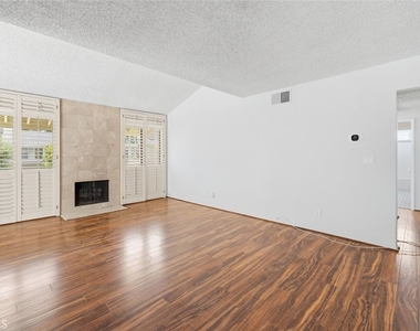 22127 Burbank - Photo Thumbnail 6