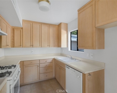22127 Burbank - Photo Thumbnail 4