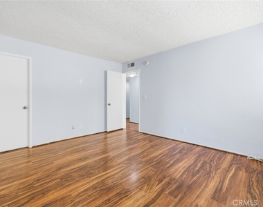 22127 Burbank - Photo Thumbnail 13