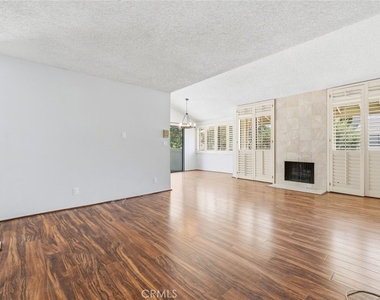 22127 Burbank - Photo Thumbnail 2