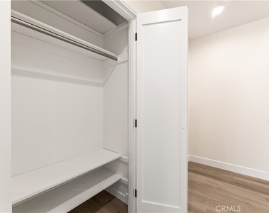 5409 Radford Avenue - Photo Thumbnail 15