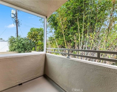 5409 Radford Avenue - Photo Thumbnail 22