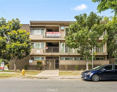 5409 Radford Avenue - Photo Thumbnail 1