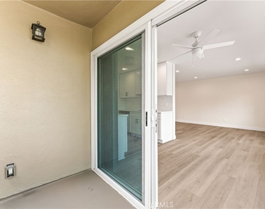 5409 Radford Avenue - Photo Thumbnail 21