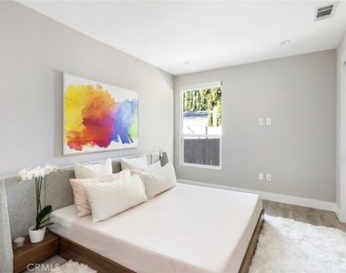 4731 Topanga Canyon Boulevard - Photo Thumbnail 16