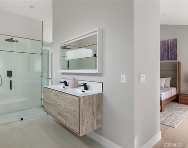 4731 Topanga Canyon Boulevard - Photo Thumbnail 28