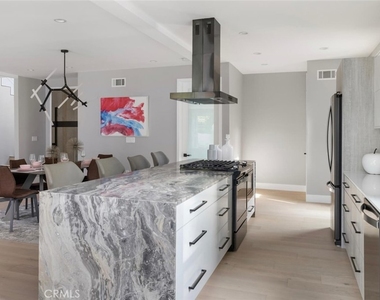 4731 Topanga Canyon Boulevard - Photo Thumbnail 7
