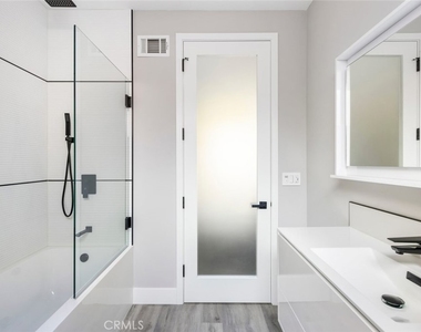 4731 Topanga Canyon Boulevard - Photo Thumbnail 19