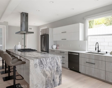 4731 Topanga Canyon Boulevard - Photo Thumbnail 2