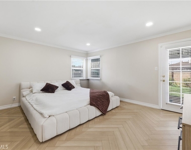 4809 Falcon Avenue - Photo Thumbnail 6
