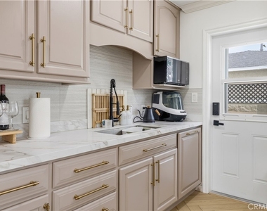 4809 Falcon Avenue - Photo Thumbnail 16