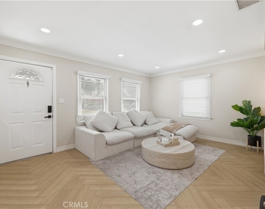 4809 Falcon Avenue - Photo Thumbnail 13