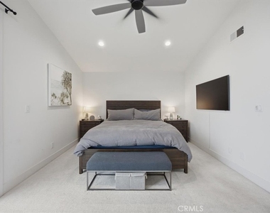 1506 Wollacott Street - Photo Thumbnail 10