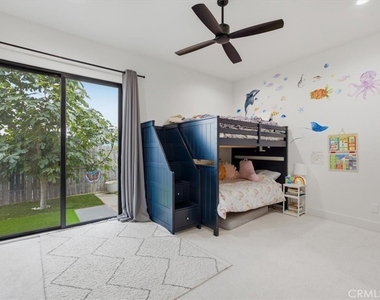 1506 Wollacott Street - Photo Thumbnail 17