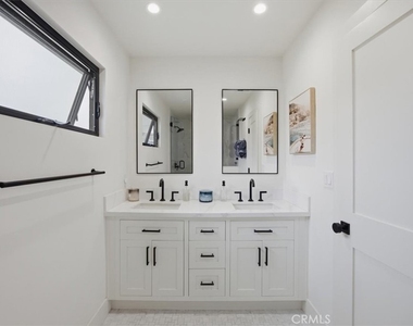 1506 Wollacott Street - Photo Thumbnail 15
