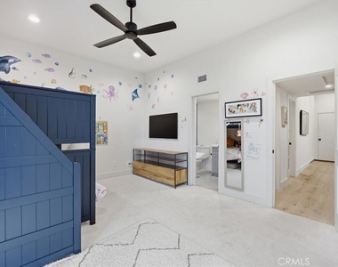 1506 Wollacott Street - Photo Thumbnail 18